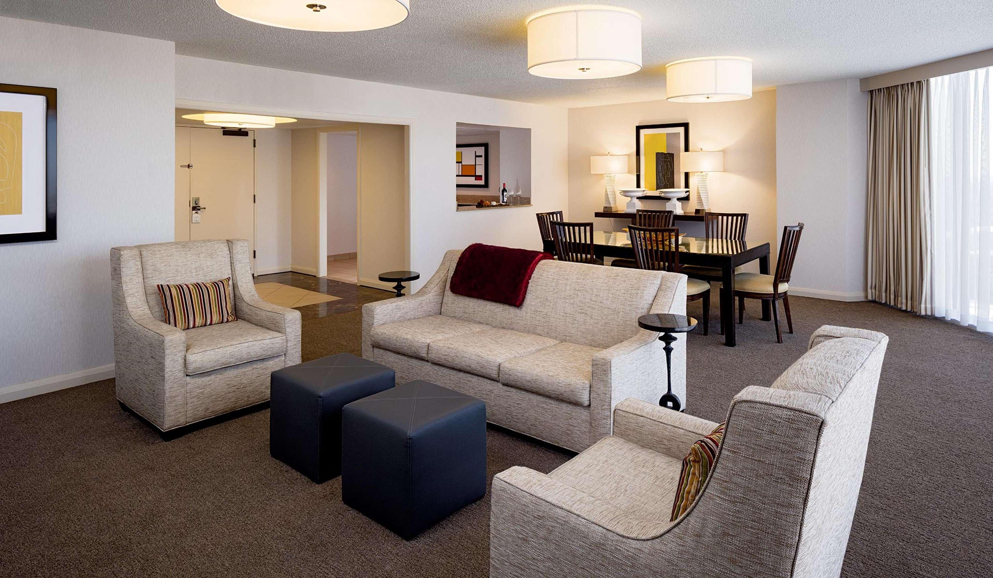 Doubletree By Hilton Hotel Houston Greenway Plaza Exteriér fotografie
