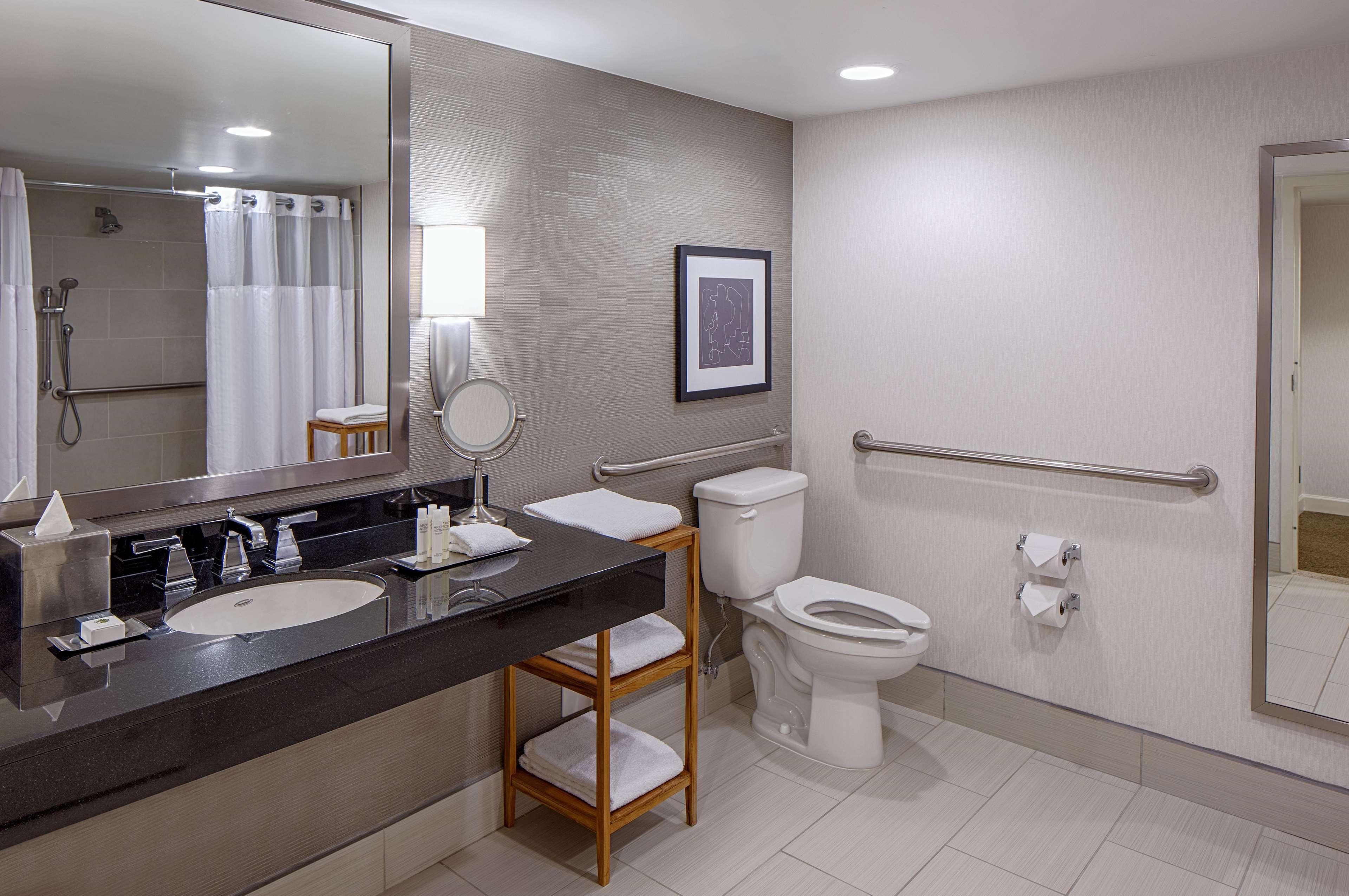 Doubletree By Hilton Hotel Houston Greenway Plaza Exteriér fotografie