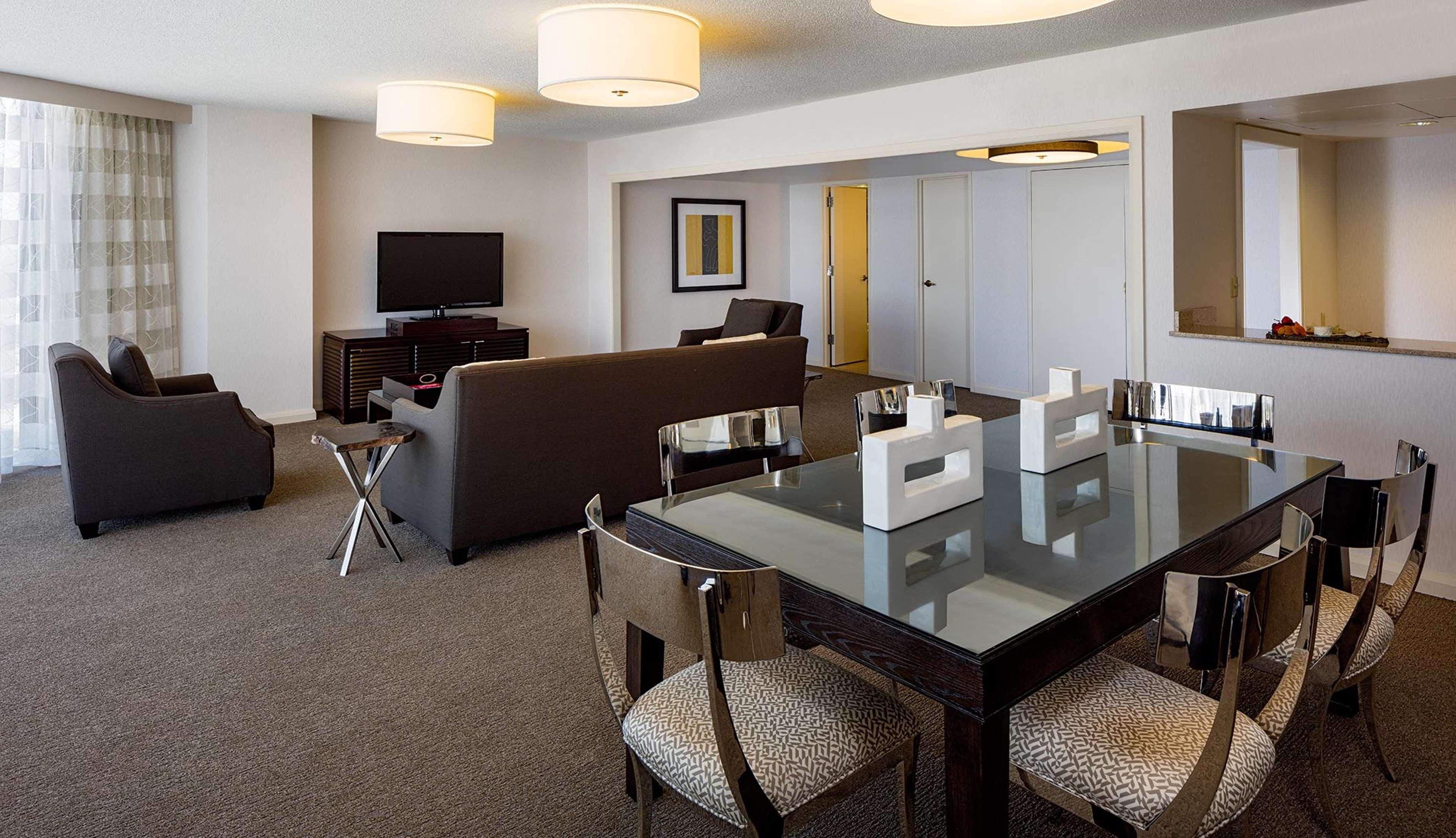 Doubletree By Hilton Hotel Houston Greenway Plaza Exteriér fotografie