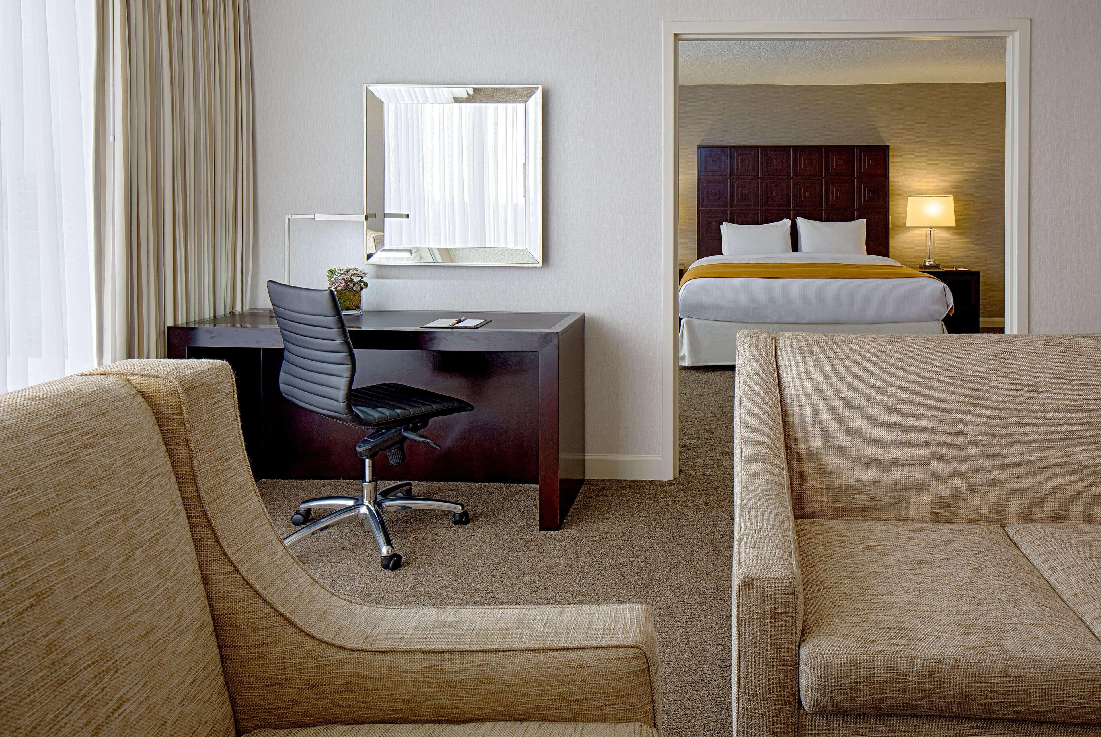 Doubletree By Hilton Hotel Houston Greenway Plaza Exteriér fotografie