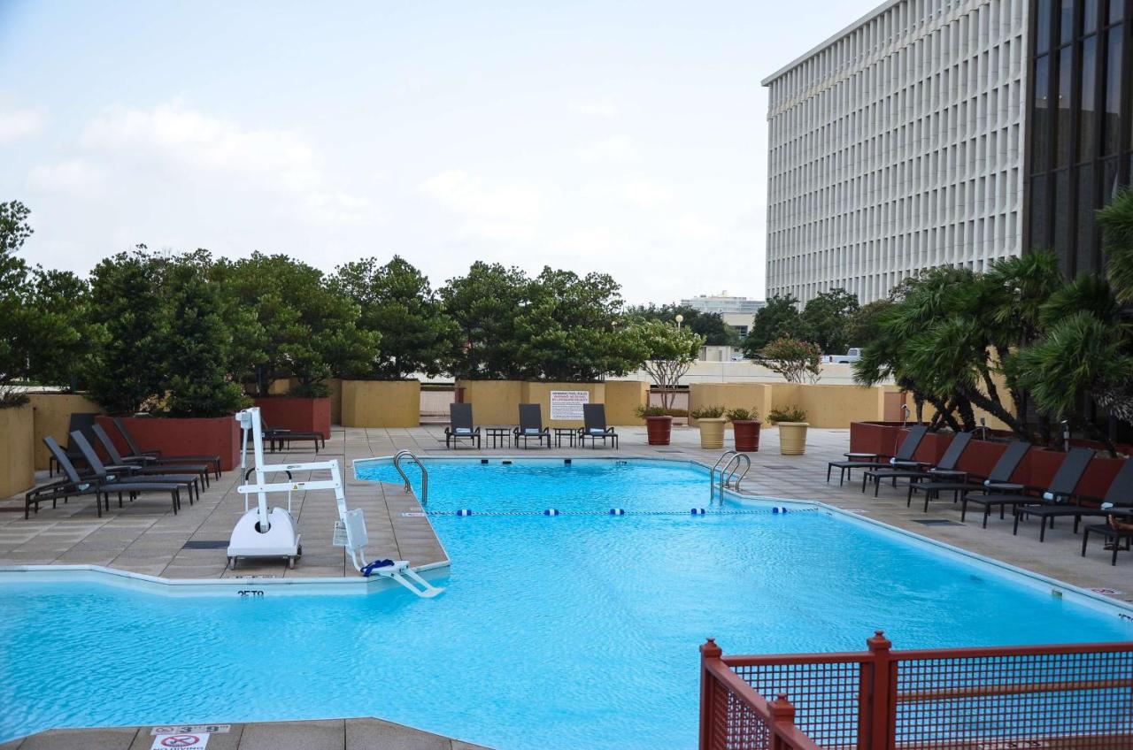 Doubletree By Hilton Hotel Houston Greenway Plaza Exteriér fotografie